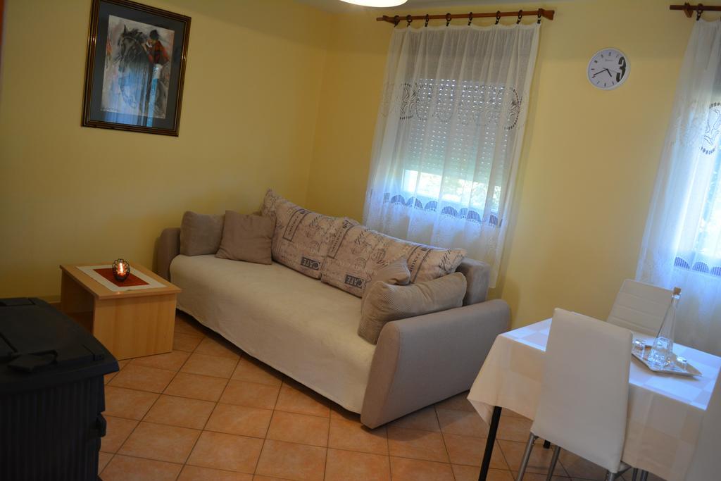Holiday Home Lana Saborsko Εξωτερικό φωτογραφία