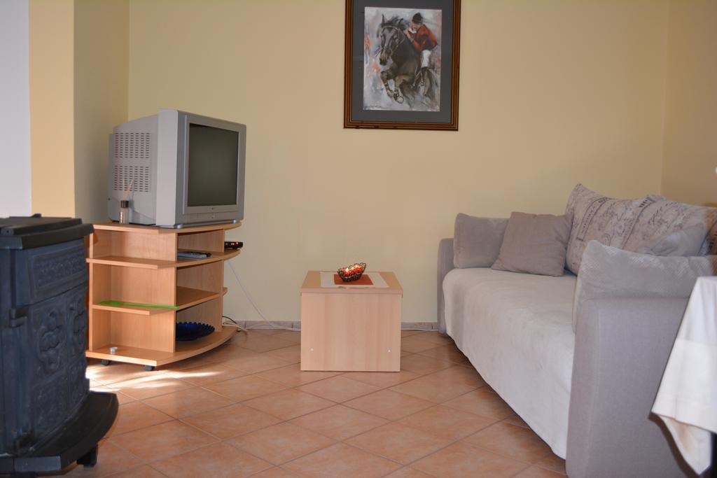 Holiday Home Lana Saborsko Εξωτερικό φωτογραφία